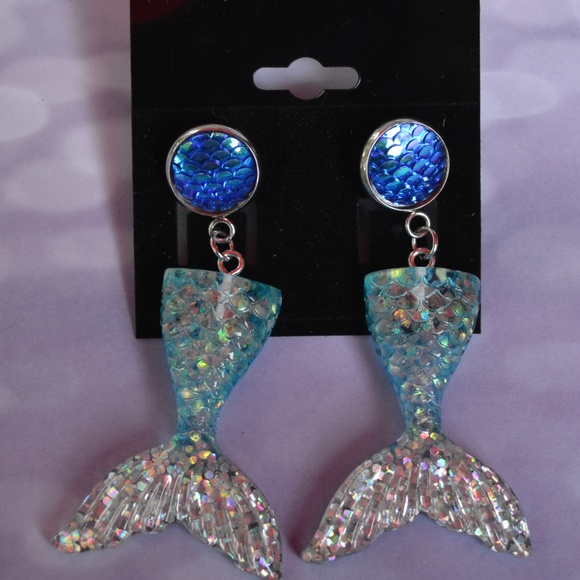 Host Pick NWT Mermaid Tail Dangling Earrings - Picture 2 of 5